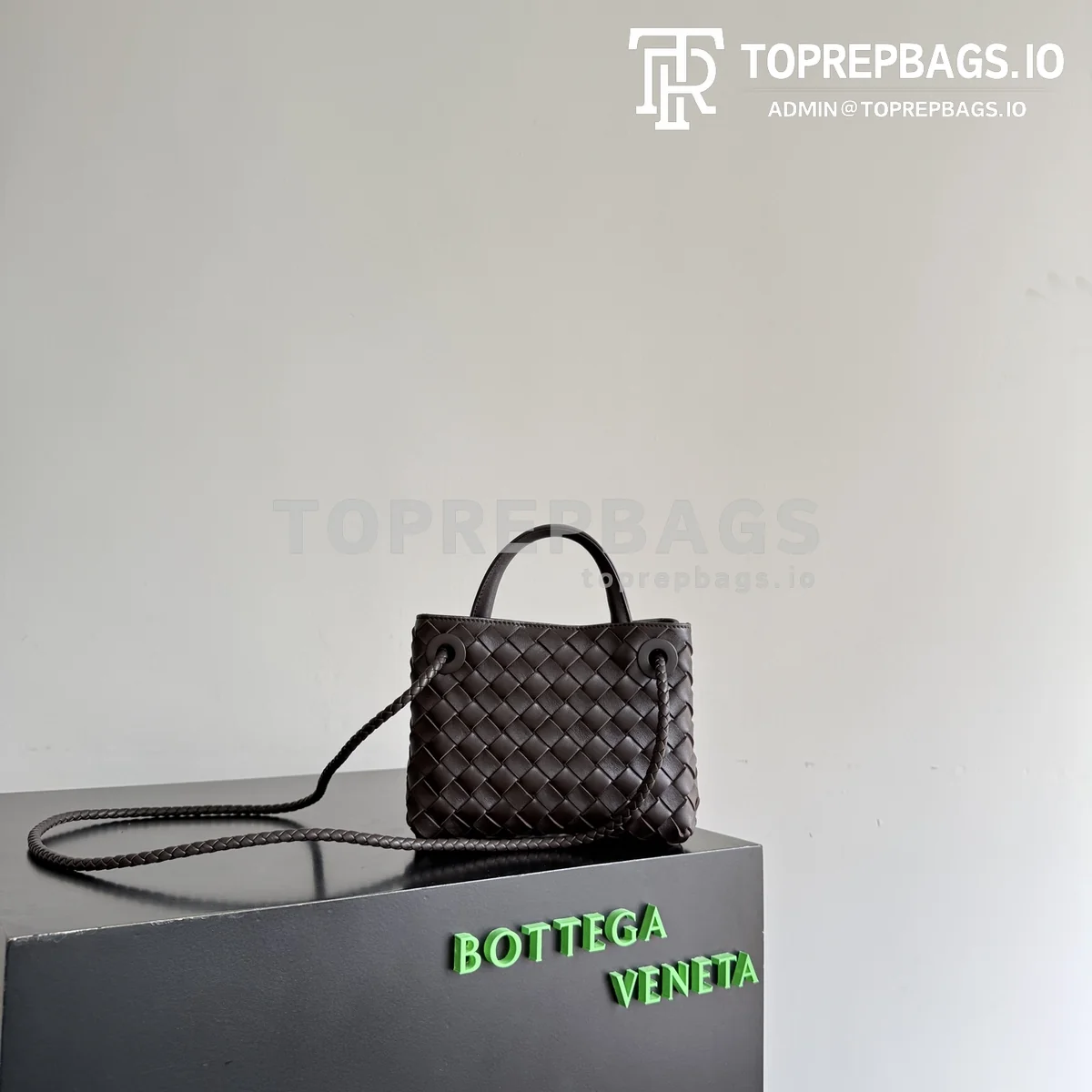 i1776681754956_1017_0_3 Bottega Veneta Andiamo Mini in Brown