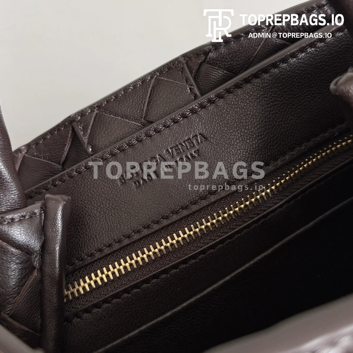 i1776681755987_1522_0_8 Bottega Veneta Andiamo Mini in Brown