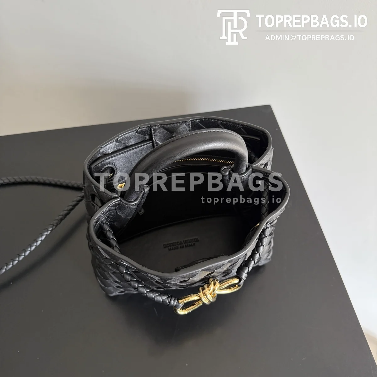 i1776681826001_3782_0_8 Bottega Veneta Mini Andiamo in Black