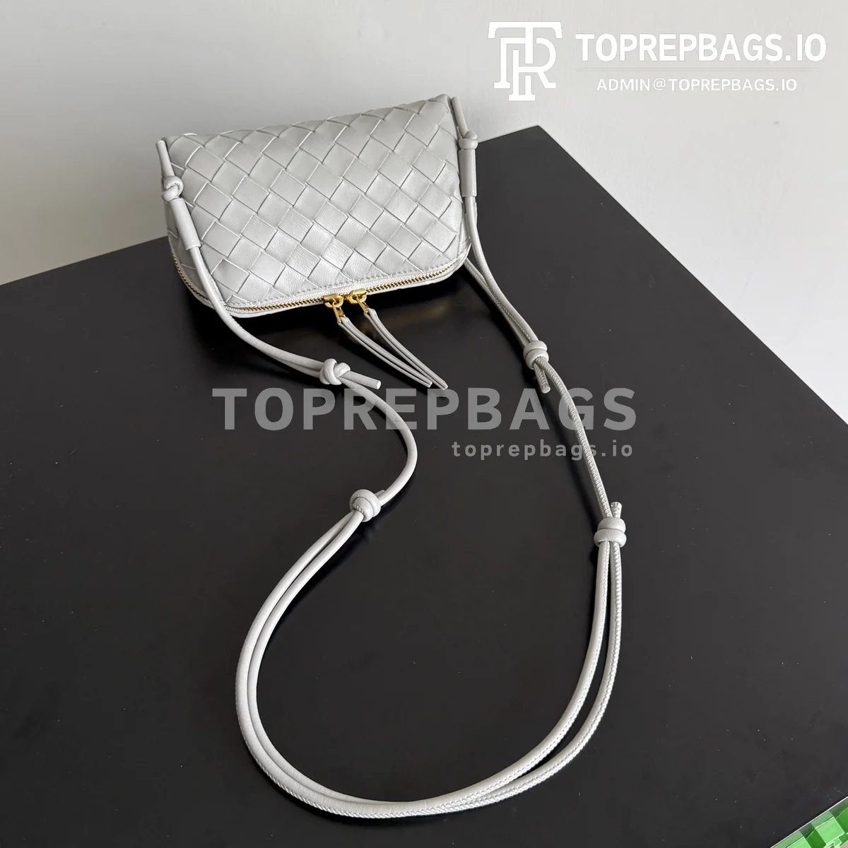 i1777288776407_4202_0_4 Bottega Veneta Concert Pouch Mini in Grey