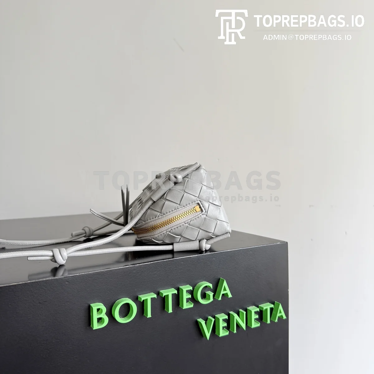 i1777288776617_6923_0_1 Bottega Veneta Concert Pouch Mini in Grey