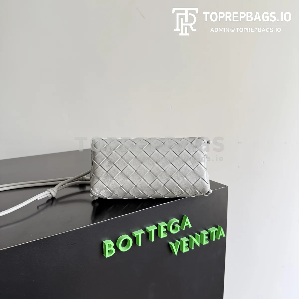 i1777288776782_9663_0_2 Bottega Veneta Concert Pouch Mini in Grey