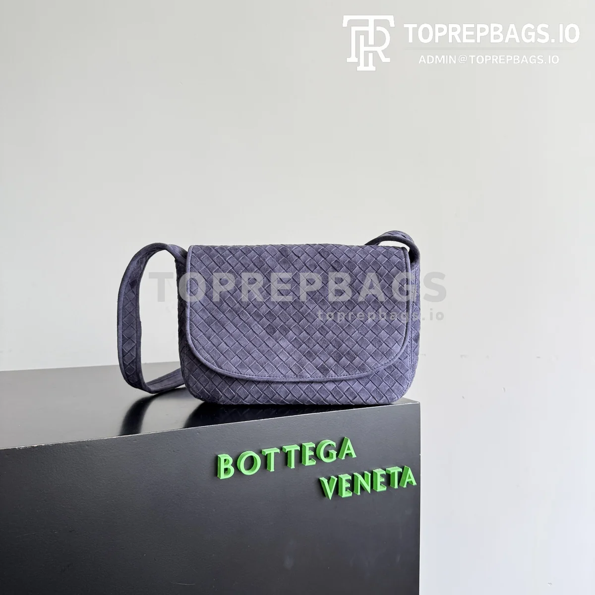 i1777288883839_560_0_0 Bottega Veneta Veneto in Blue