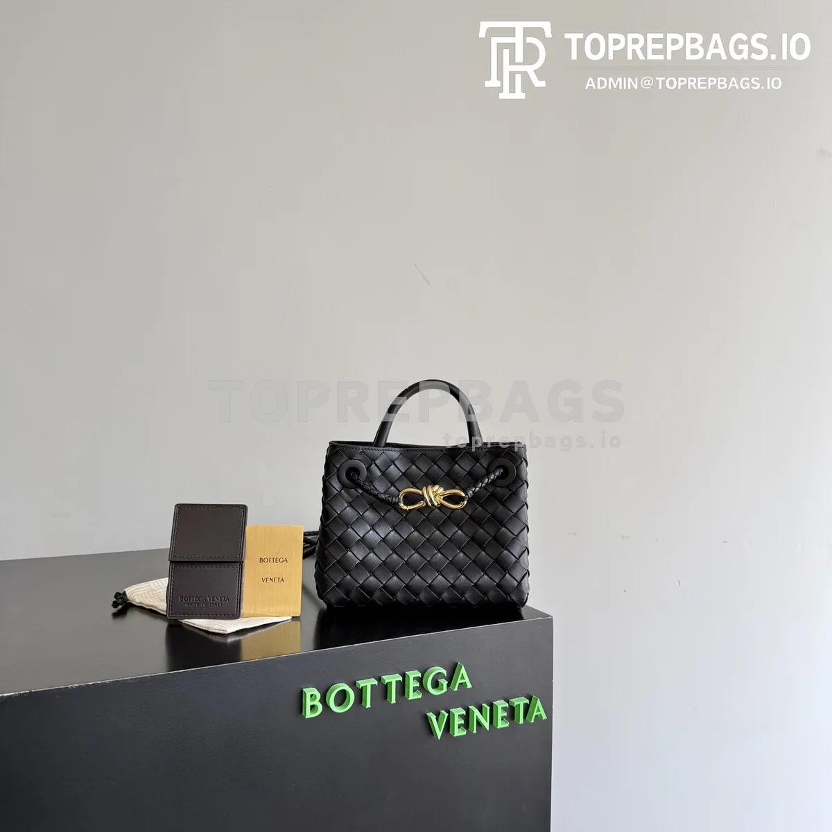 i1777703587206_6012_0_8 Bottega Veneta Mini Andiamo in Black