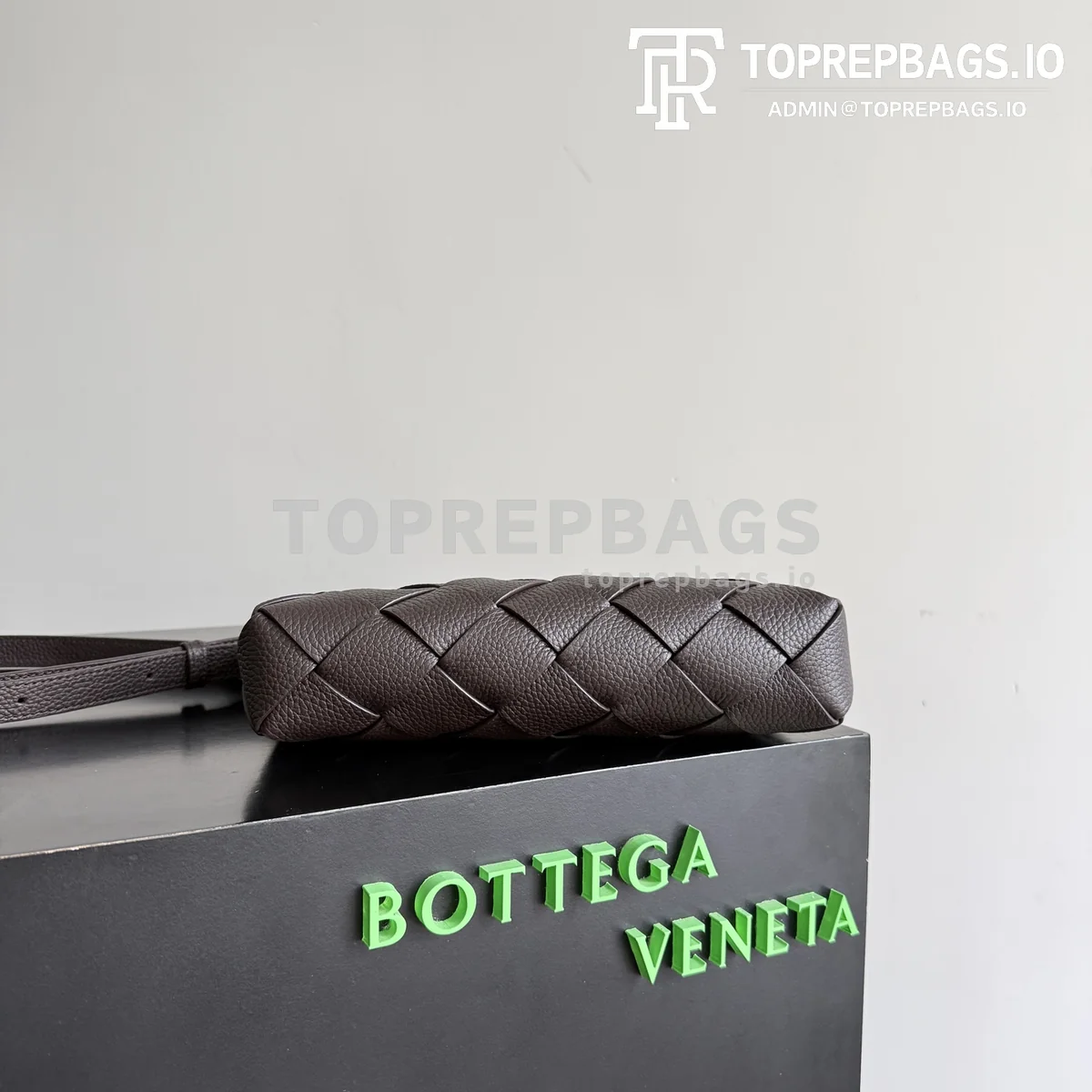 i1777712386924_12_0_2 Bottega Veneta Diago in Brown