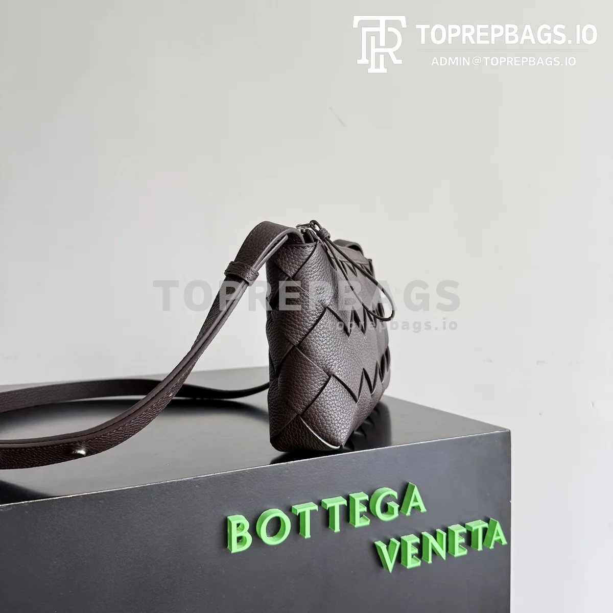 Bottega Veneta Diago in Brown