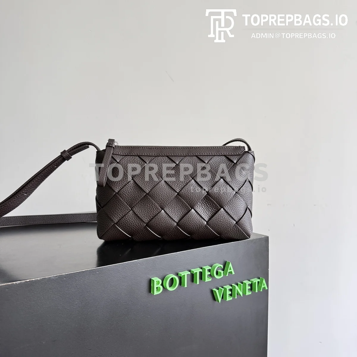 i1777712388924_2897_0_0 Bottega Veneta Diago in Brown