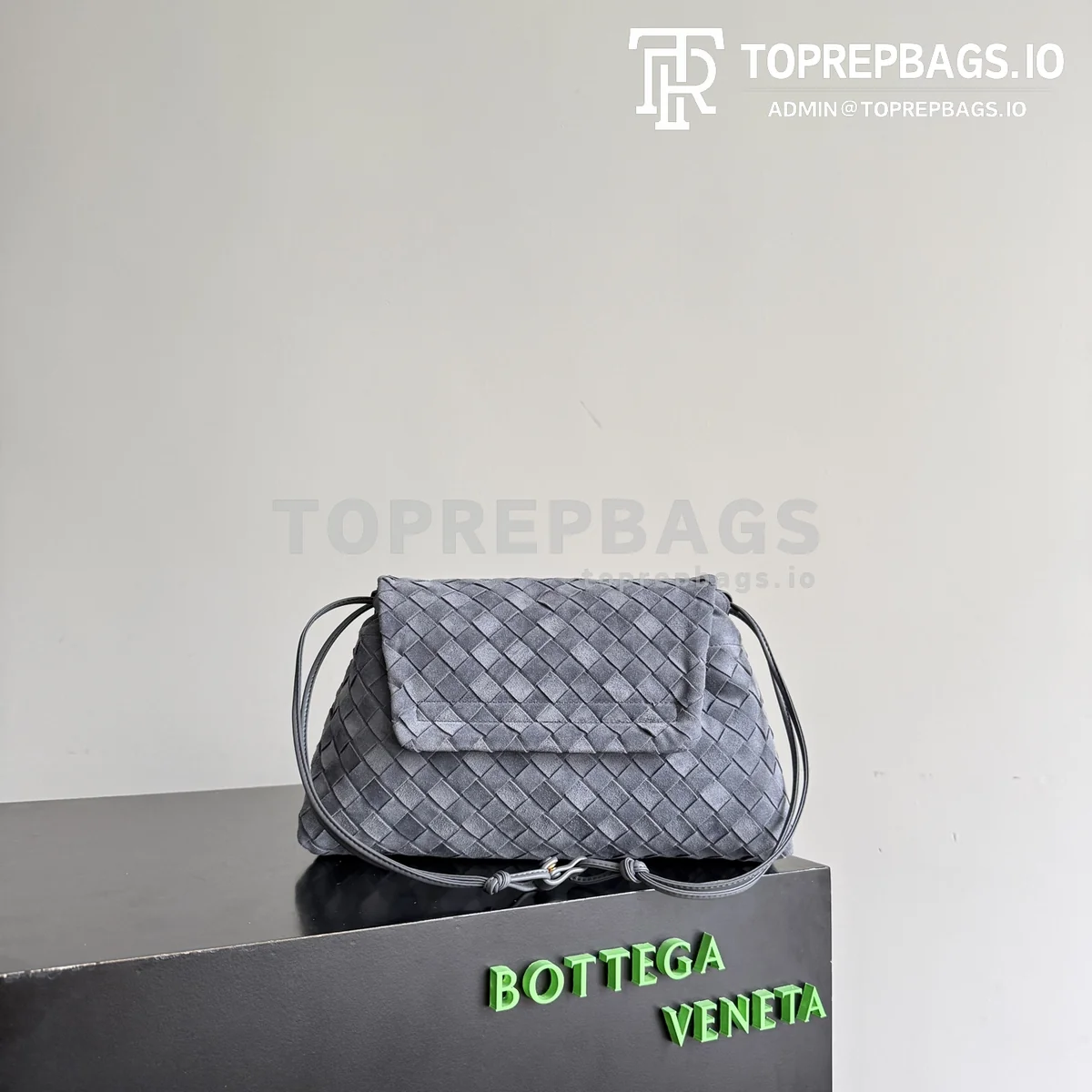 i1777712805063_1405_0_2 Bottega Veneta Dustbag Giorno in Blue