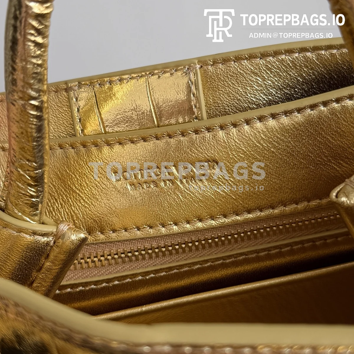 i1777713547228_7084_0_6 Bottega Veneta Andiamo 777614 Crocodile Leather Gold-tone Hardware Top Handle Bag detailed product image