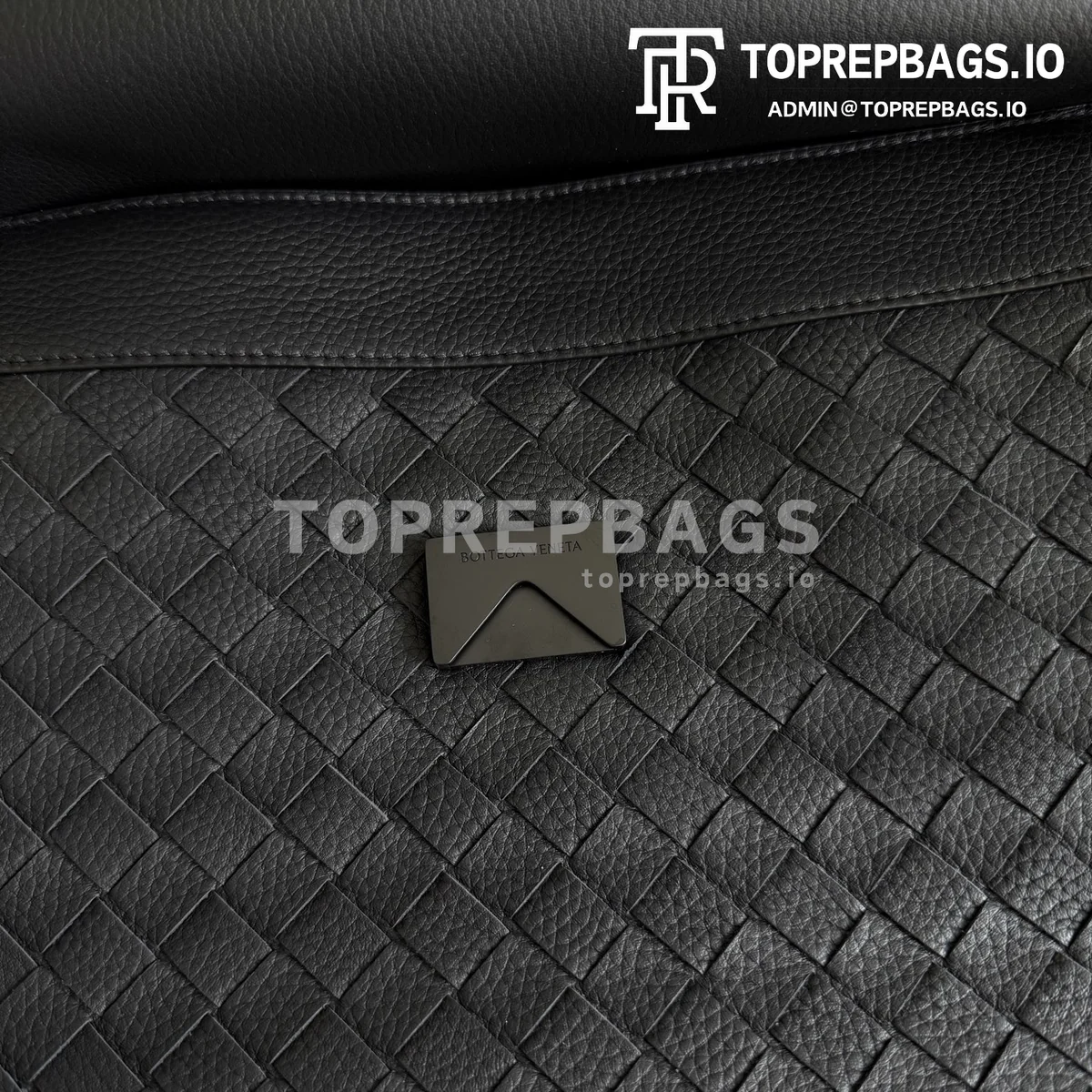 i1777714049158_977_0_5 Bottega Veneta Andiamo Messenger in Black