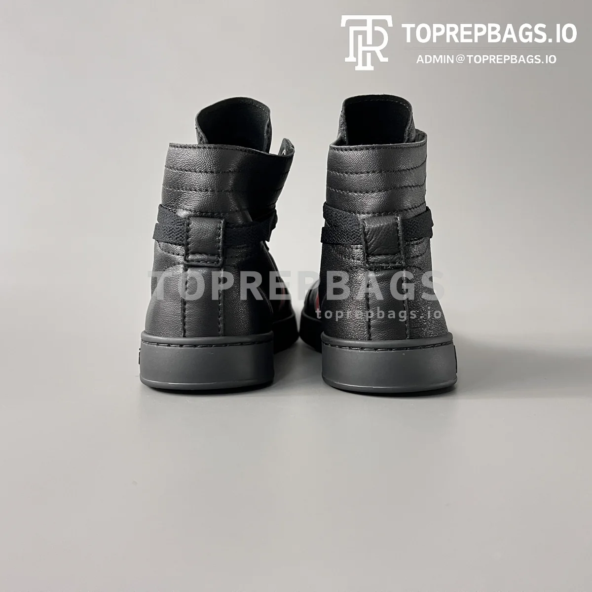 i1777819192527_3250_0_4 Gucci La Famiglia in Black