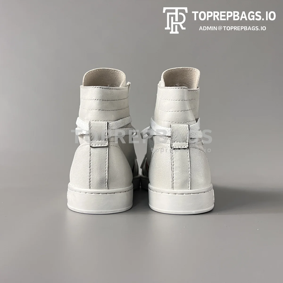i1777819707496_3808_0_4 Gucci La Famiglia in White