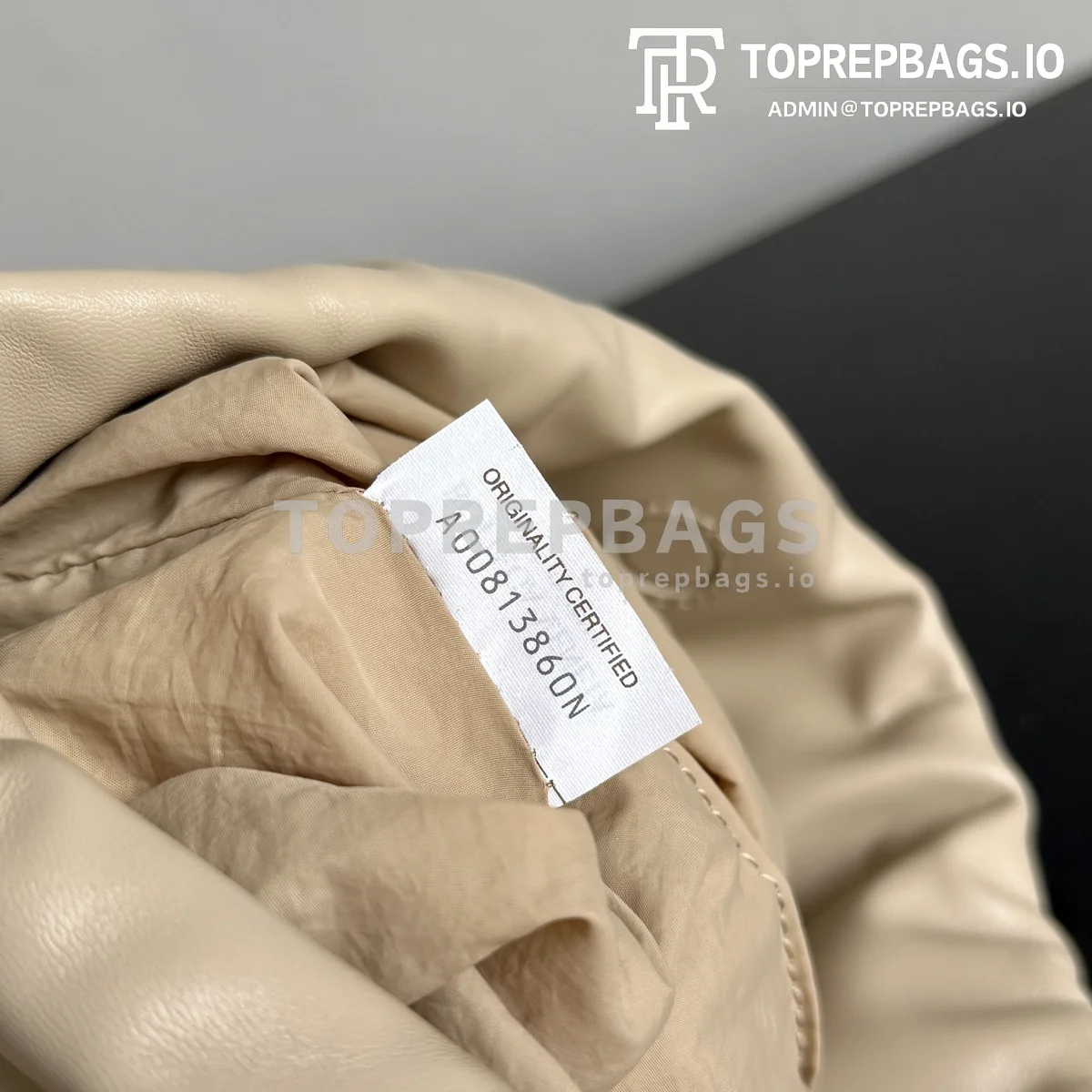 i1778496798636_1214_0_7 Bottega Veneta Dustbag Giorno in Beige