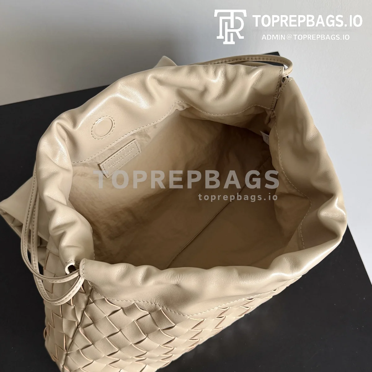 i1778496798686_3921_0_5 Bottega Veneta Dustbag Giorno in Beige
