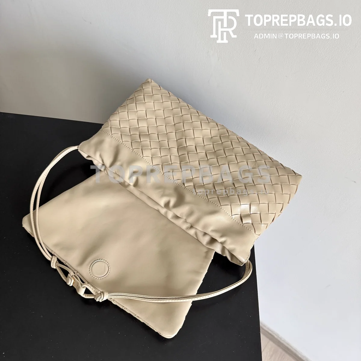i1778496800516_5731_0_4 Bottega Veneta Dustbag Giorno in Beige