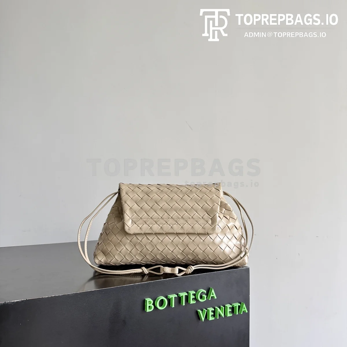i1778496800559_1864_0_2 Bottega Veneta Dustbag Giorno in Beige