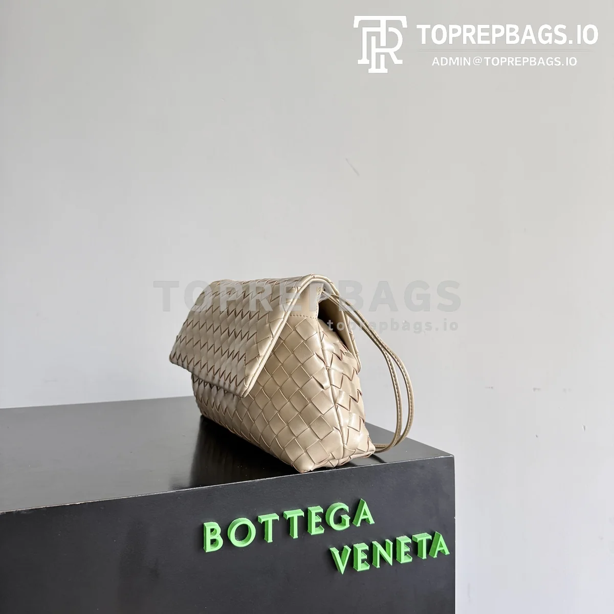 i1778496800559_9385_0_1 Bottega Veneta Dustbag Giorno in Beige