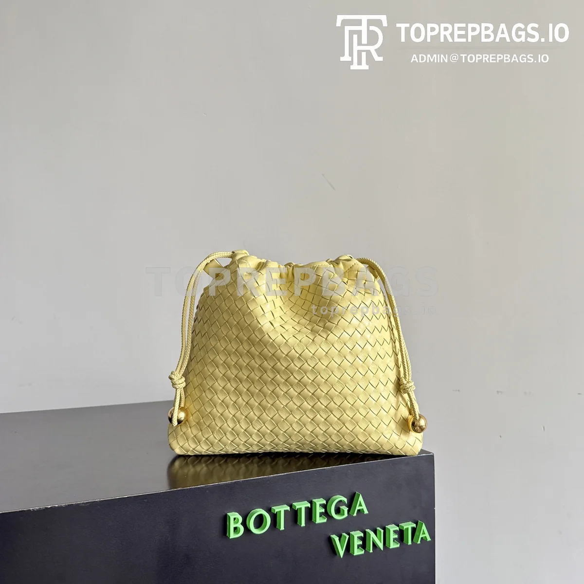 i1778496825214_8577_0_0 Bottega Veneta Dustbag Hobo in Yellow