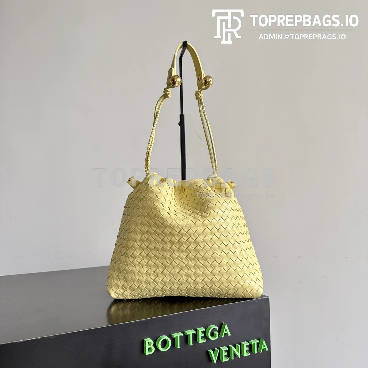 i1778496825246_4115_0_2 Bottega Veneta Dustbag Hobo in Yellow