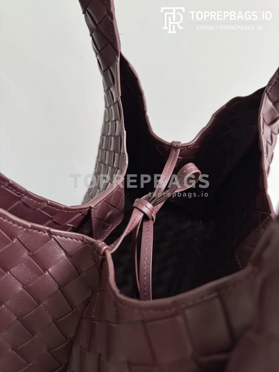 i1778497704956_7637_0_3 Bottega Veneta Campana in Burgundy