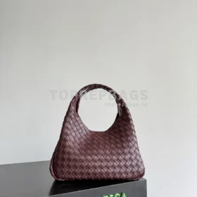 i1778497740306_8456_0_0 Bottega Veneta Campana in Burgundy