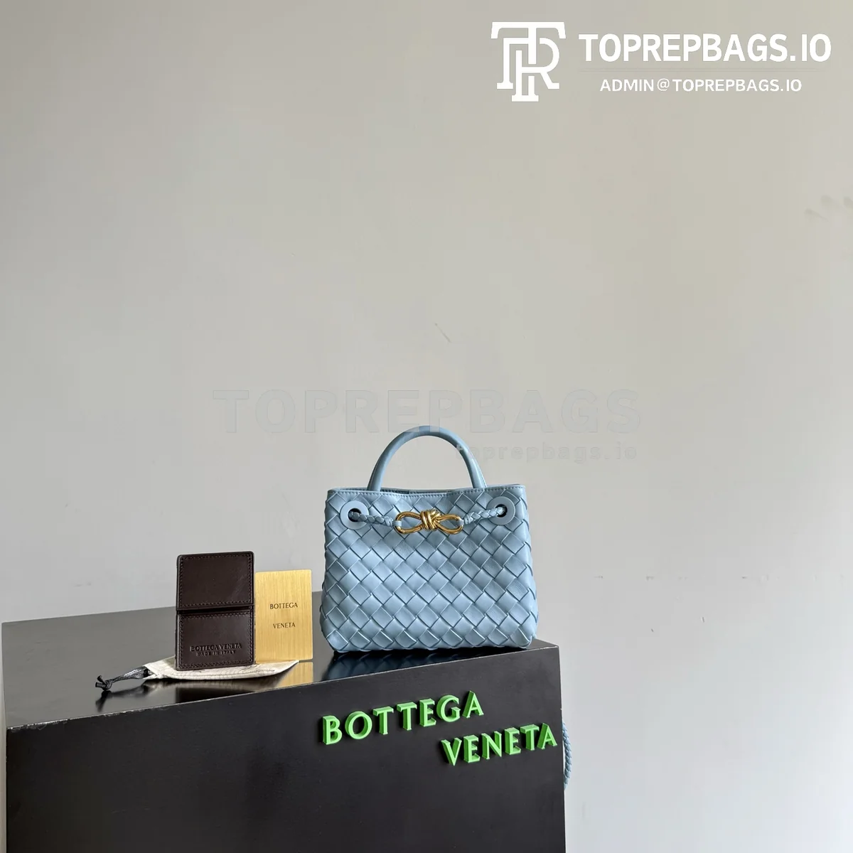 i1778497814600_9442_0_0 Bottega Veneta Andiamo Mini in Blue