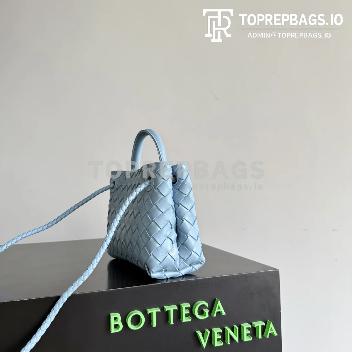 i1778497815751_606_0_1 Bottega Veneta Andiamo Mini in Blue