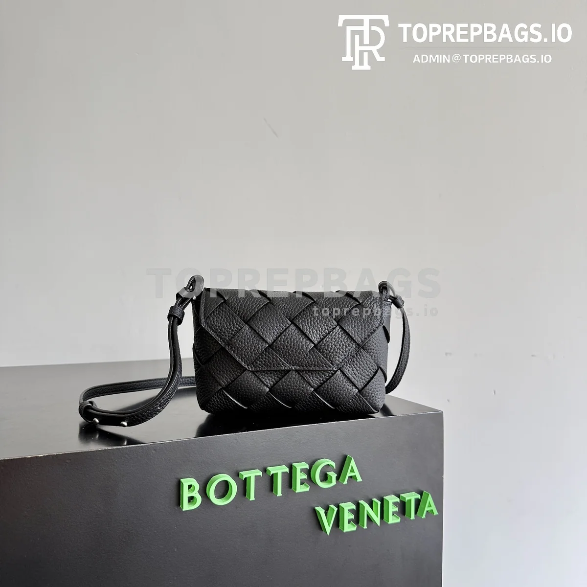 i1778669673386_9118_0_0 Bottega Veneta Diago in Black