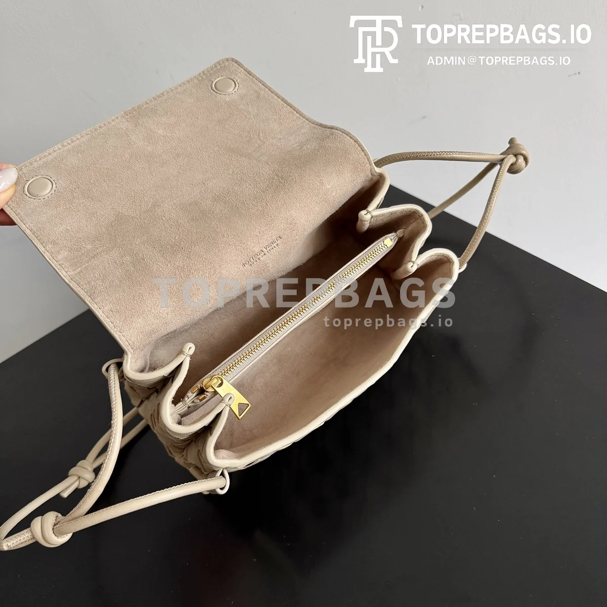 i1778669720128_8627_0_5 Bottega Veneta Notturno in Taupe