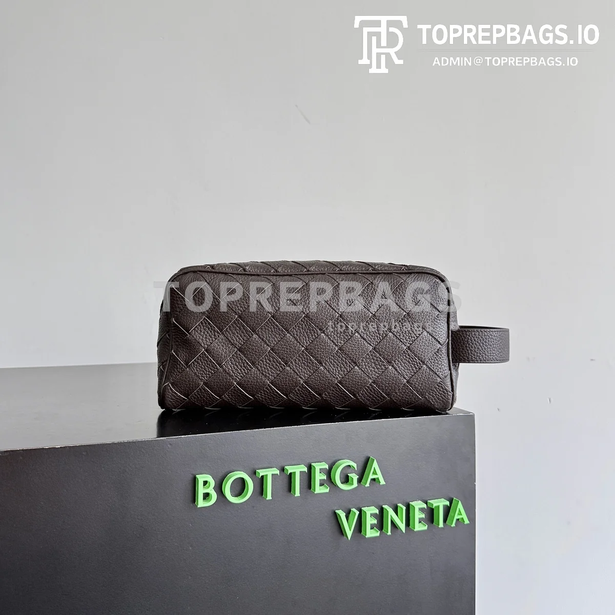 i1778669755888_535_0_0 Bottega Veneta Intrecciato in Brown