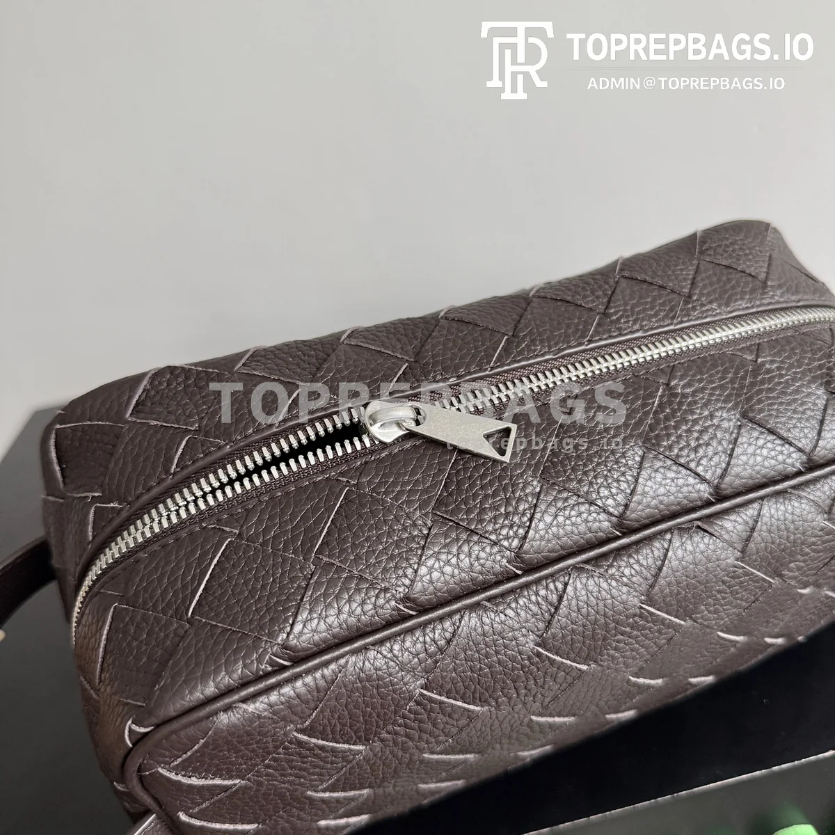 i1778669758566_4673_0_5 Bottega Veneta Intrecciato in Brown