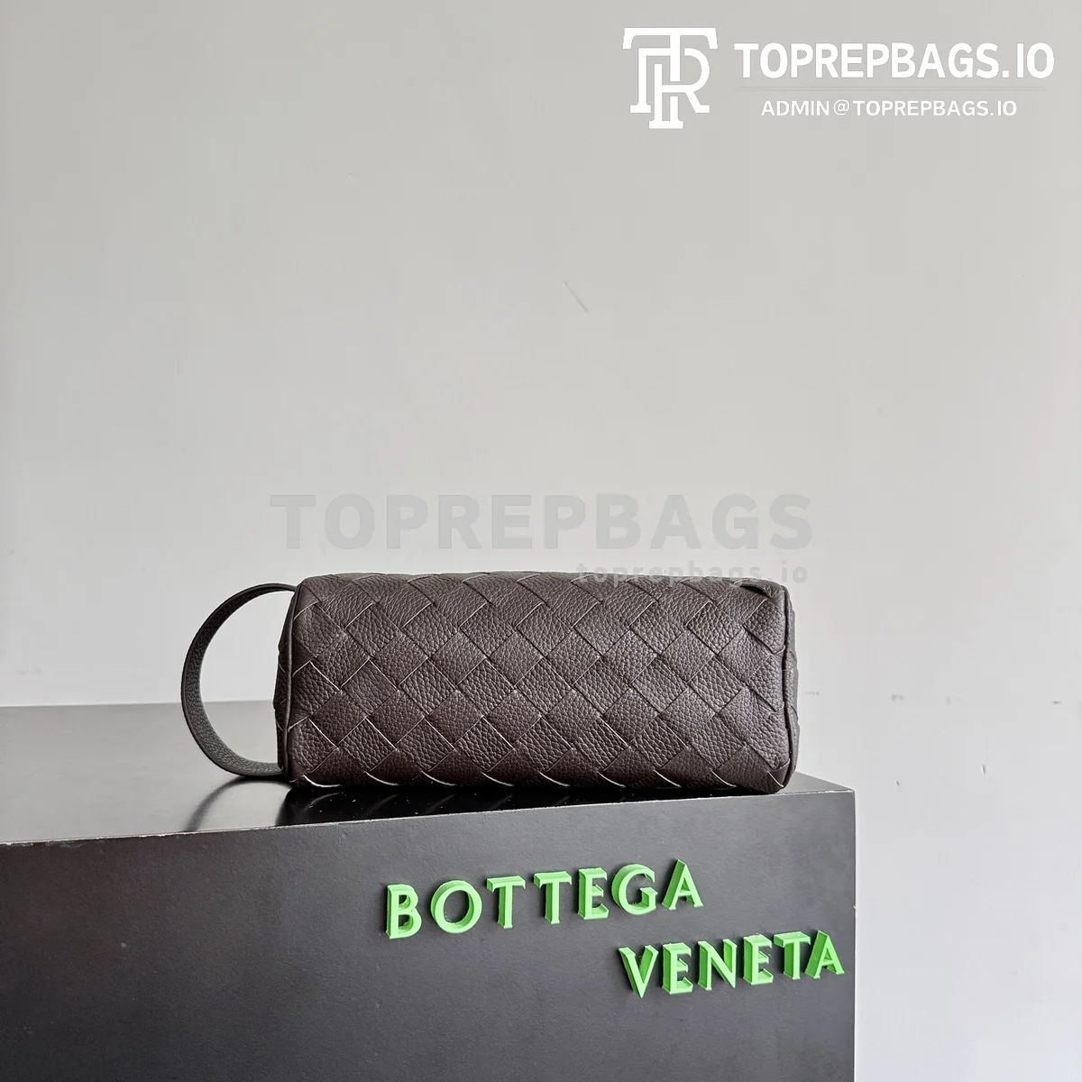 i1778669761168_6583_0_3 Bottega Veneta Intrecciato in Brown