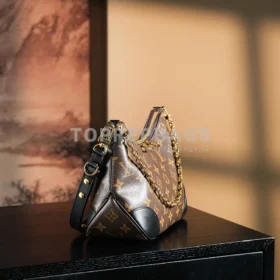 Louis Vuitton Boulogne Hobo in Brown