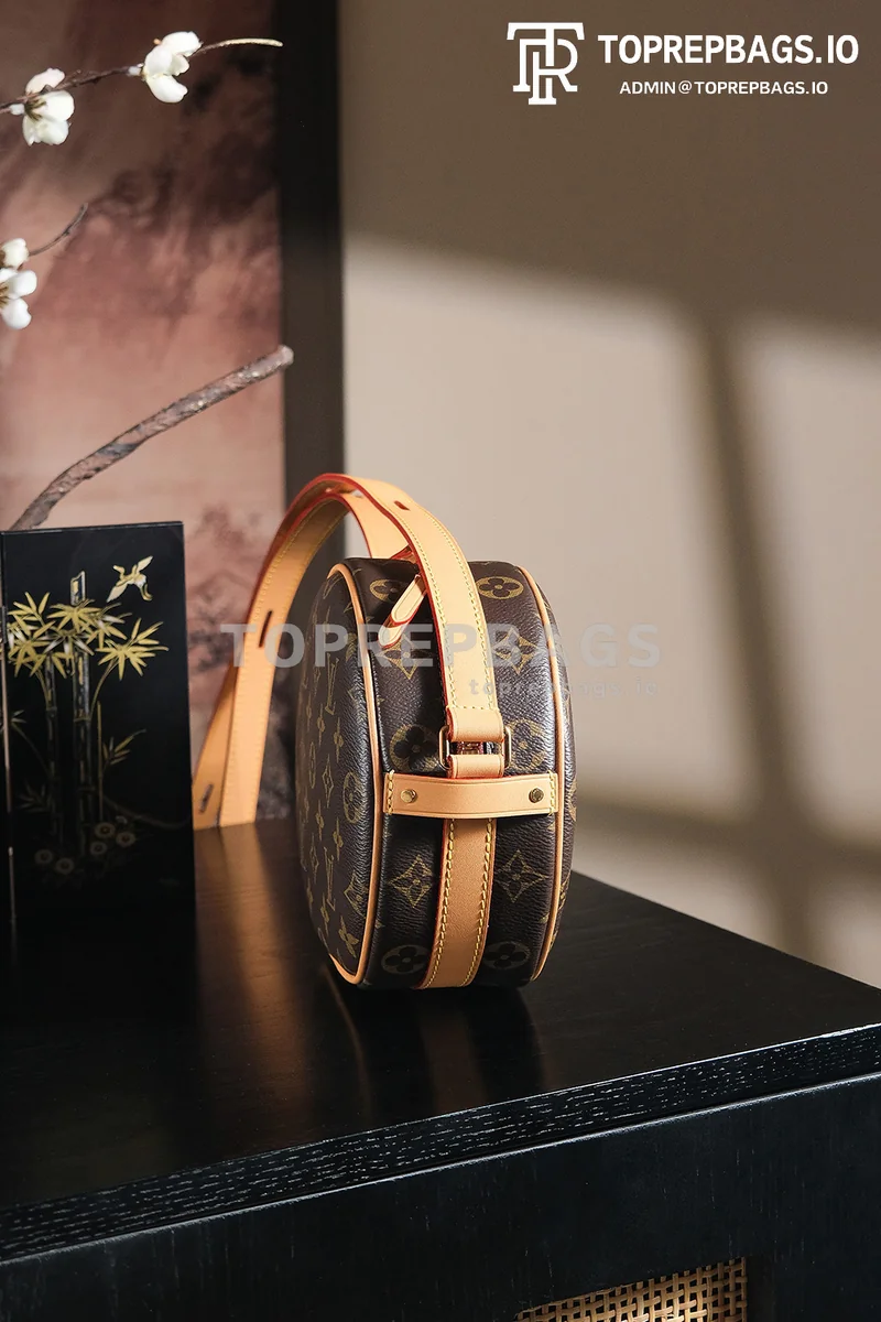 Louis Vuitton Boite Chapeau Souple in Brown