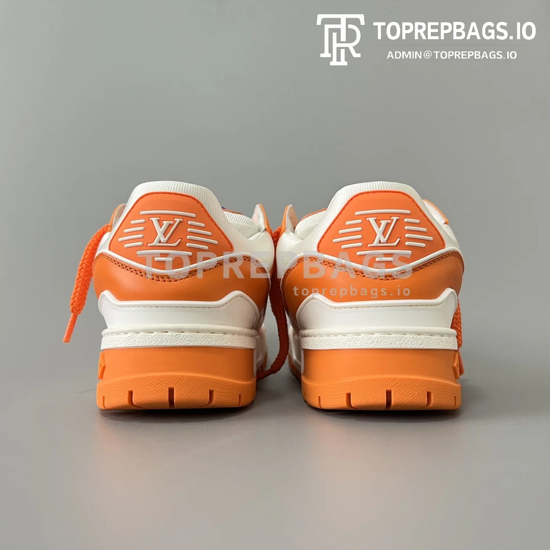 Louis Vuitton in Orange