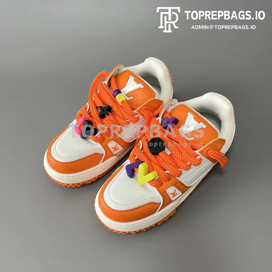 Louis Vuitton in Orange
