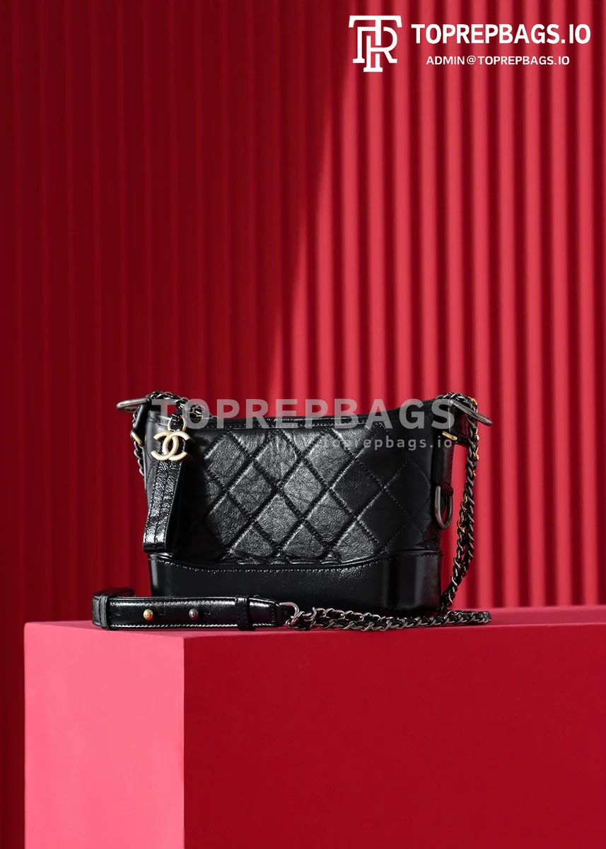 Chanel Gabrielle Hobo Small in Black