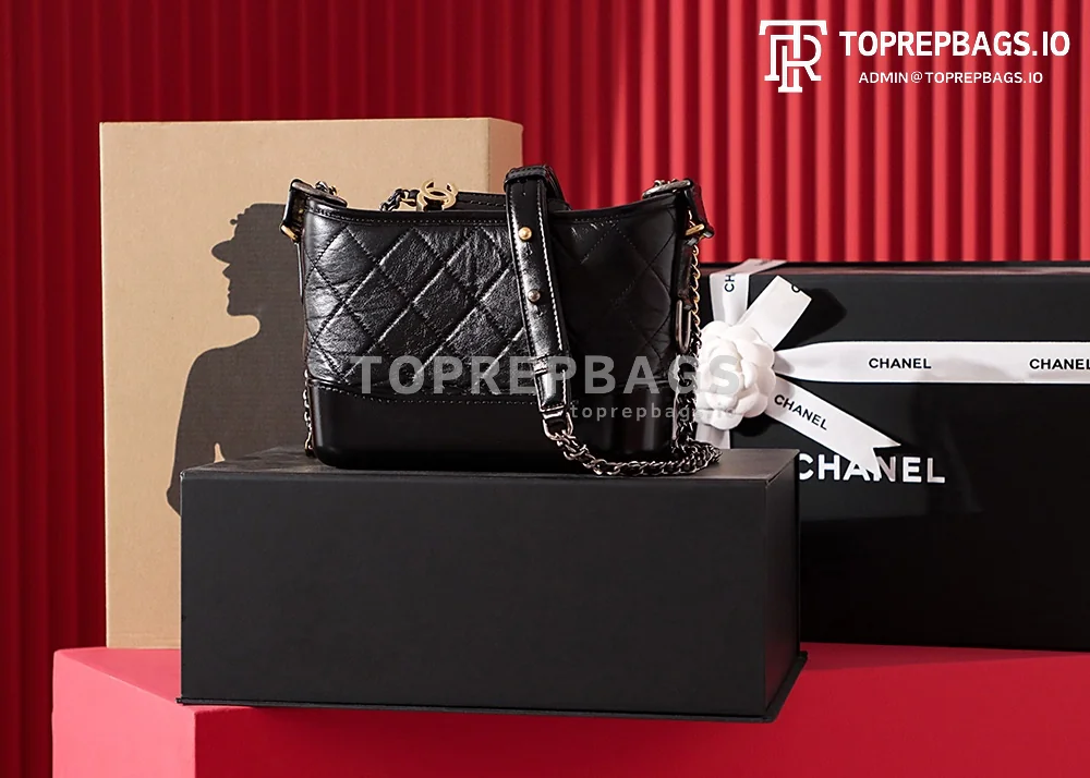 Chanel Gabrielle Hobo Small in Black