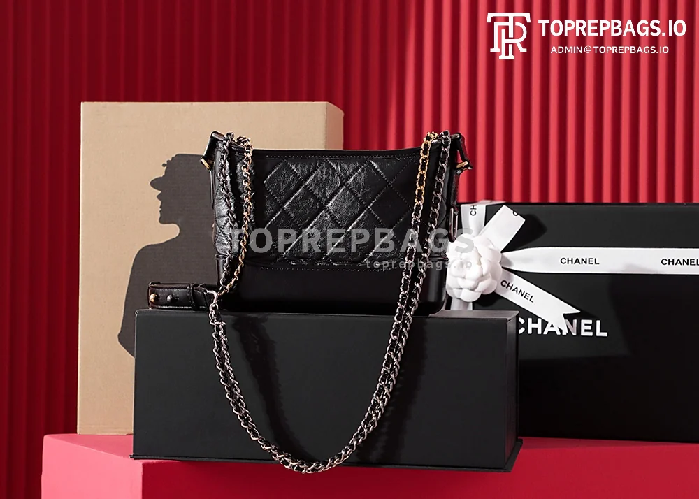 Chanel Gabrielle Hobo Small in Black