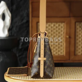Louis Vuitton CarryAll in Brown