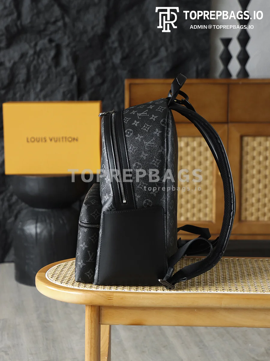 Louis Vuitton Discovery in Black