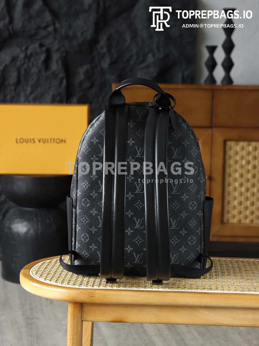 Louis Vuitton Discovery in Black