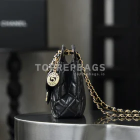 Chanel 25 Hobo Small in Black