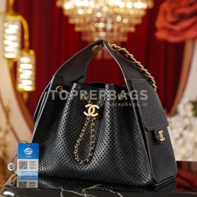 Chanel 25 Bag Small in Black