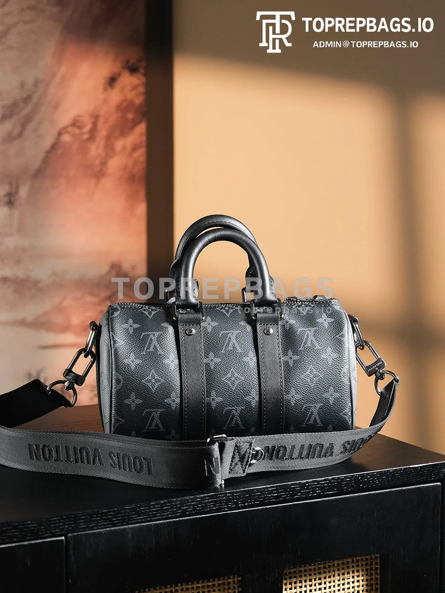 Louis Vuitton Keepall in Black