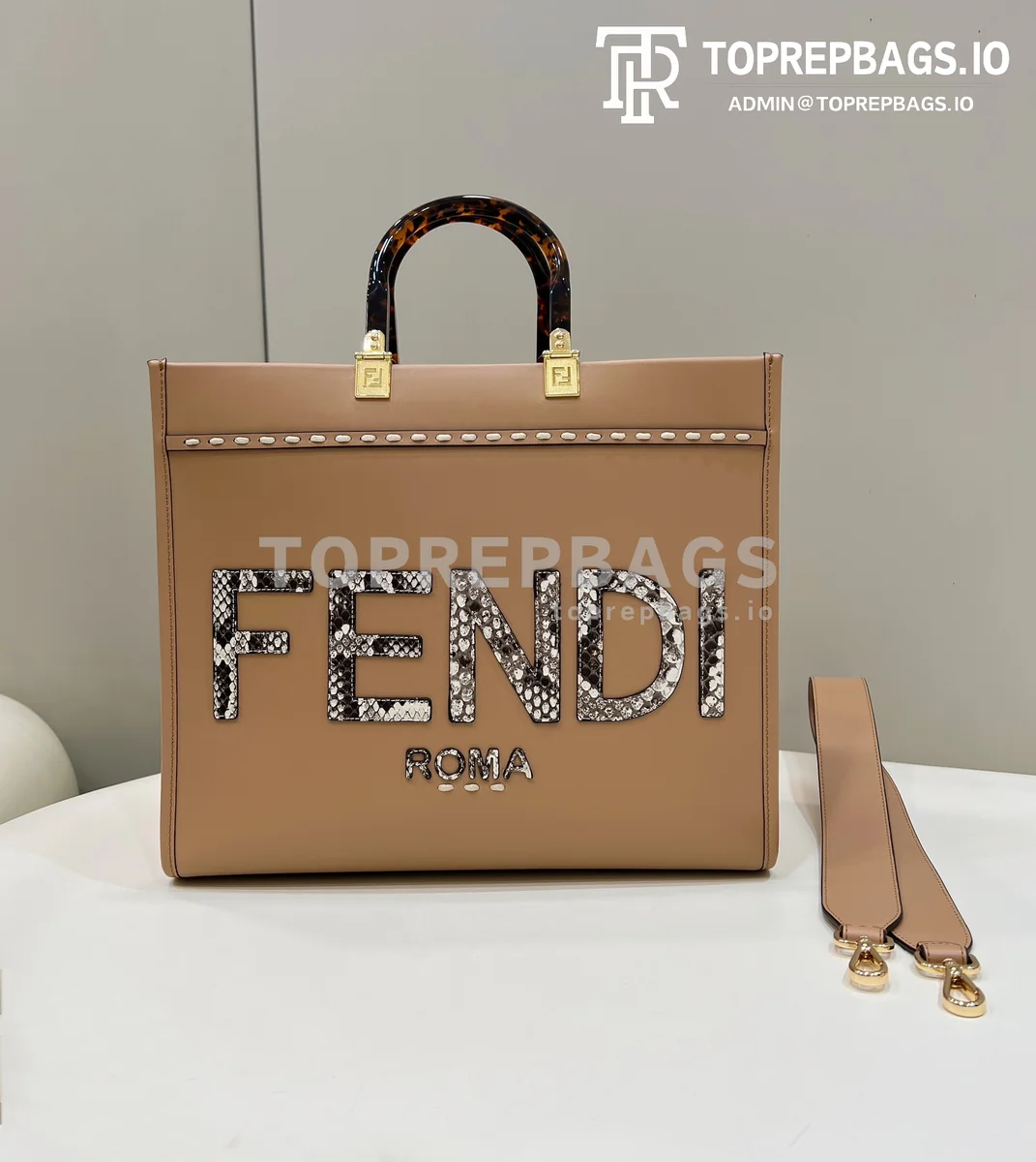 Fendi Sunshine Shopper in Beige