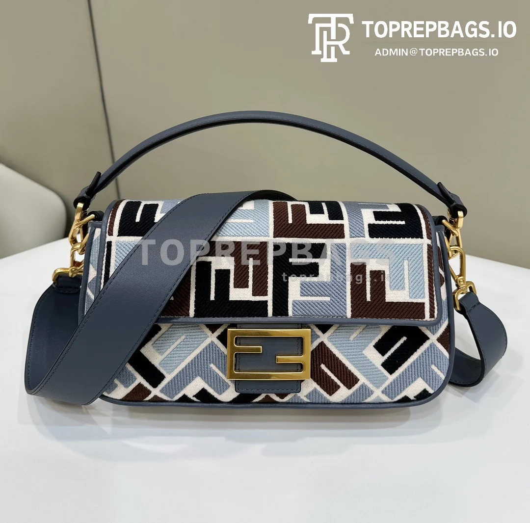 Fendi Baguette in Grey