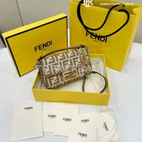 Fendi Baguette in Beige