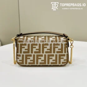 Fendi Baguette in Beige