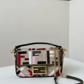 Fendi Baguette Mini in Beige